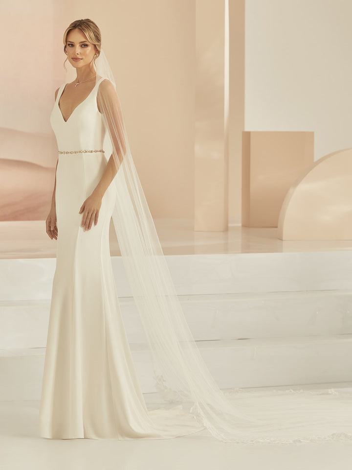Voile de mariée cathédrale 300 cm en tulle souple ivoire bordé de dentelle S406 Bianco Evento