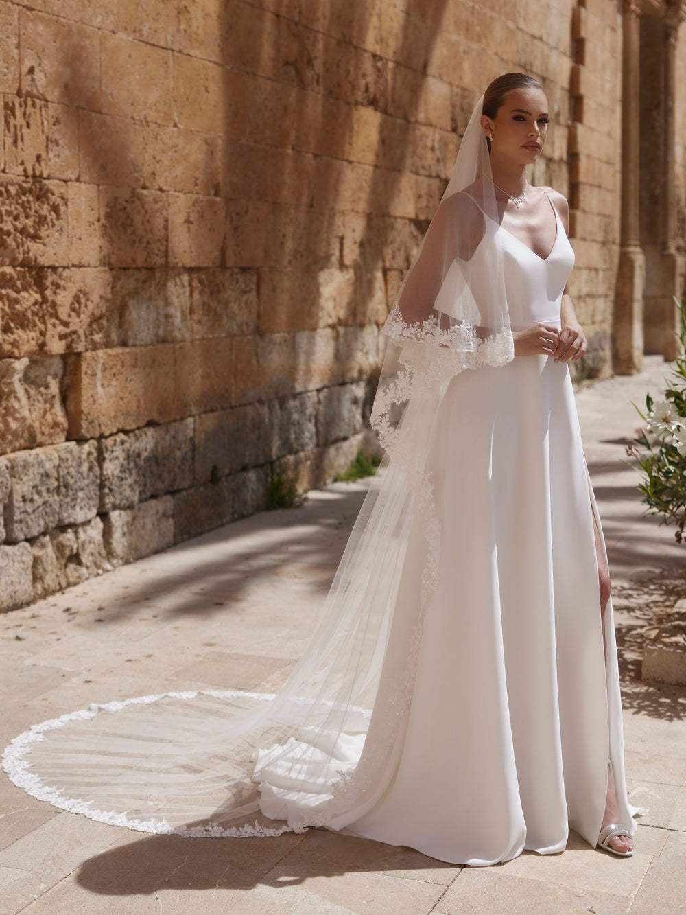Voile de mariée S492 – deux couches avec rabat, bordure dentelle, 250 cm BIANCO EVENTO
