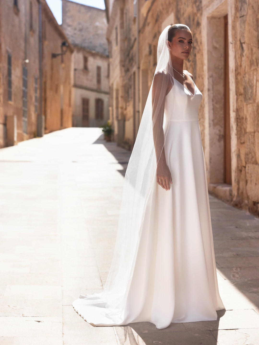 Voile de mariée chapelle 200 cm en tulle pailleté ivoire à bordure en perles de verre S522 Bianco Evento