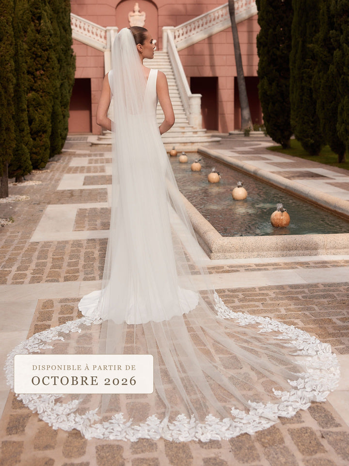 Voile de mariée cathédrale 300 cm à large bordure de dentelle brodée ivoire S559 Bianco Evento