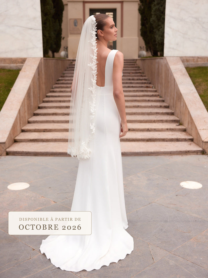 Voile de mariée court 110 cm en tulle souple ivoire à guirlande de dentelle fleurie S562 Bianco Evento