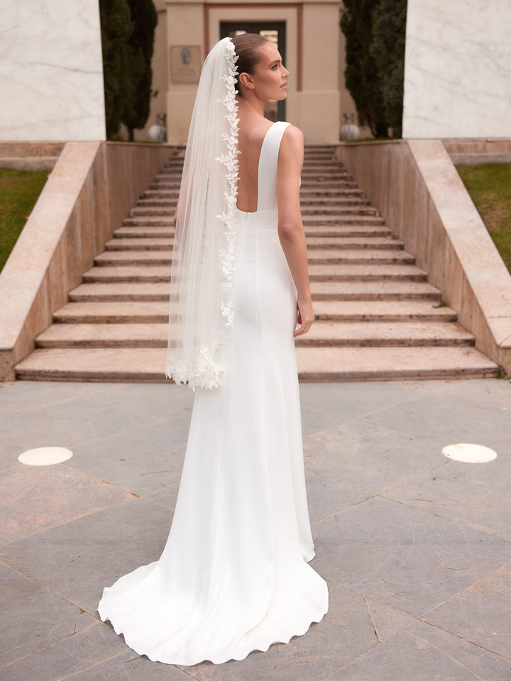 Voile de mariée court 110 cm en tulle souple ivoire à guirlande de dentelle fleurie S562 Bianco Evento