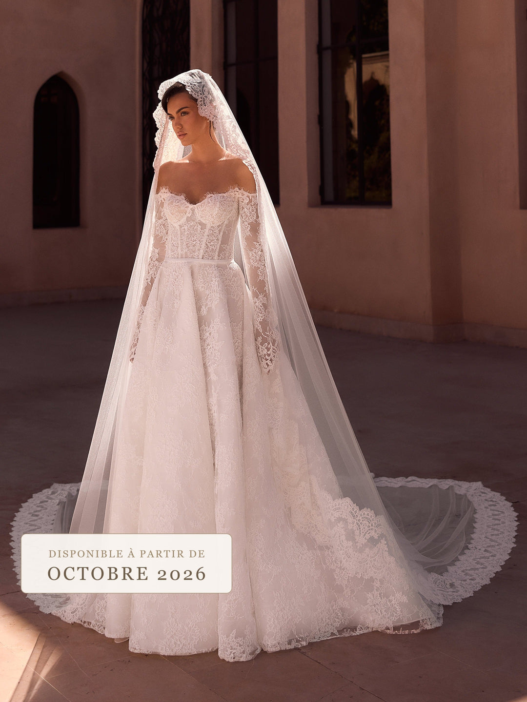 Voile de mariée mantille 350 cm en dentelle de Chantilly ivoire S574 Bianco Evento