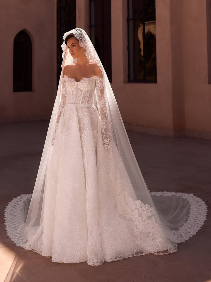 Voile de mariée S574 – dentelle de Chantilly – porté en mantille – 350 cm BIANCO EVENTO