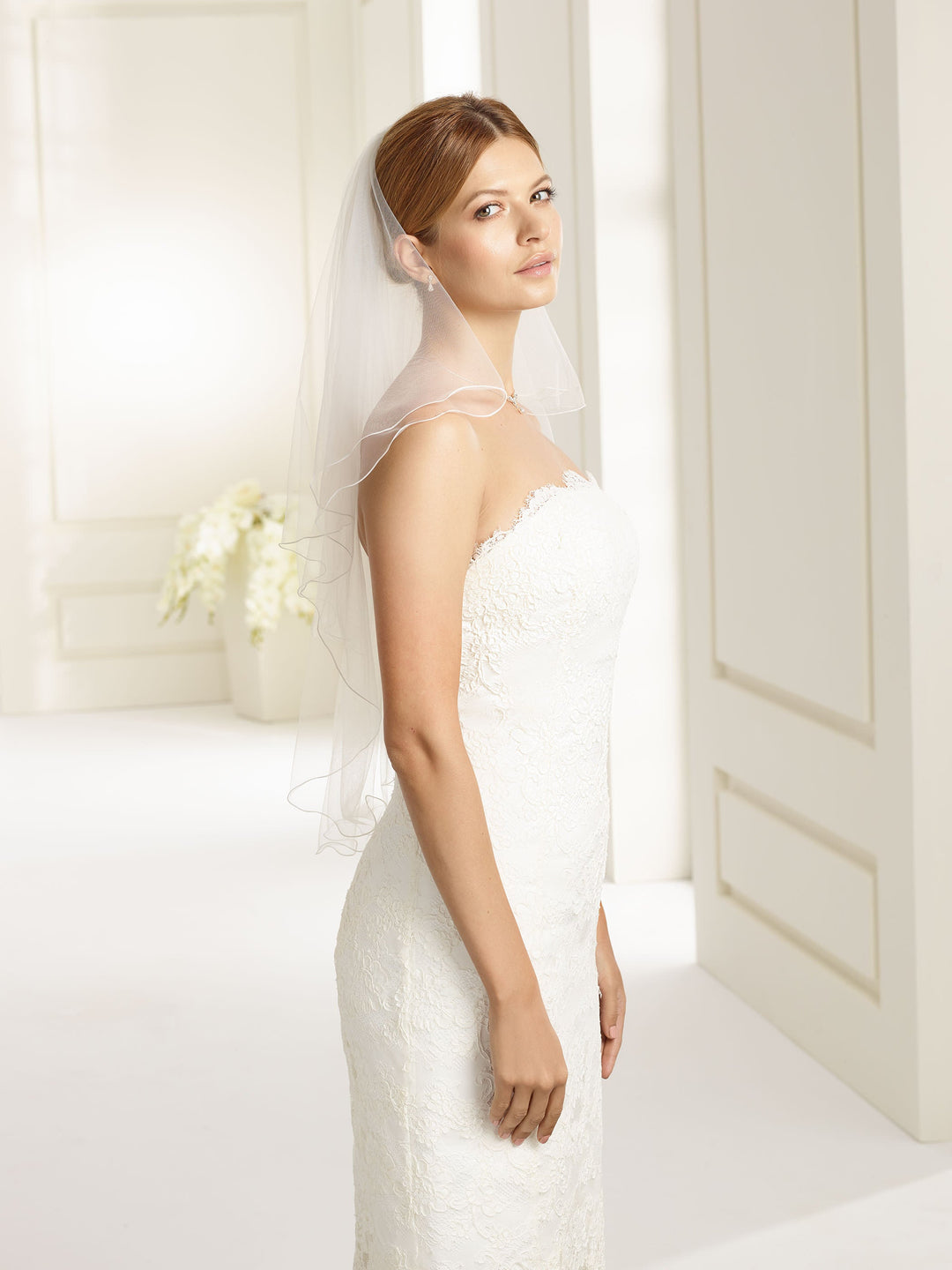 Voile de mariée court 80 cm avec rabat de 60 cm à bordure festonnée ivoire S70 Bianco Evento
