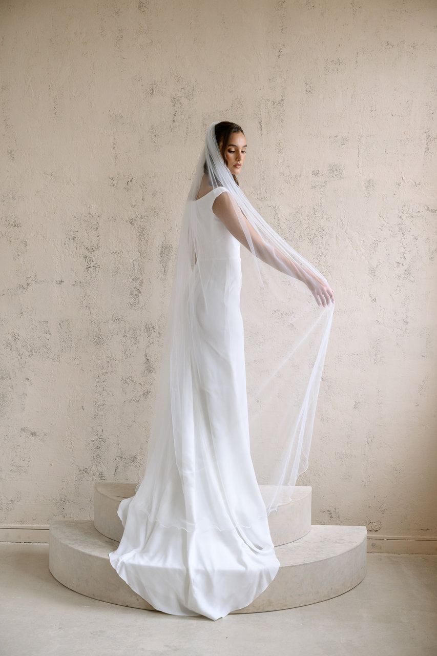 Voile de mariée Selvina 200 cm, cristaux, tulle souple ivoire, vue de face, voile au sol