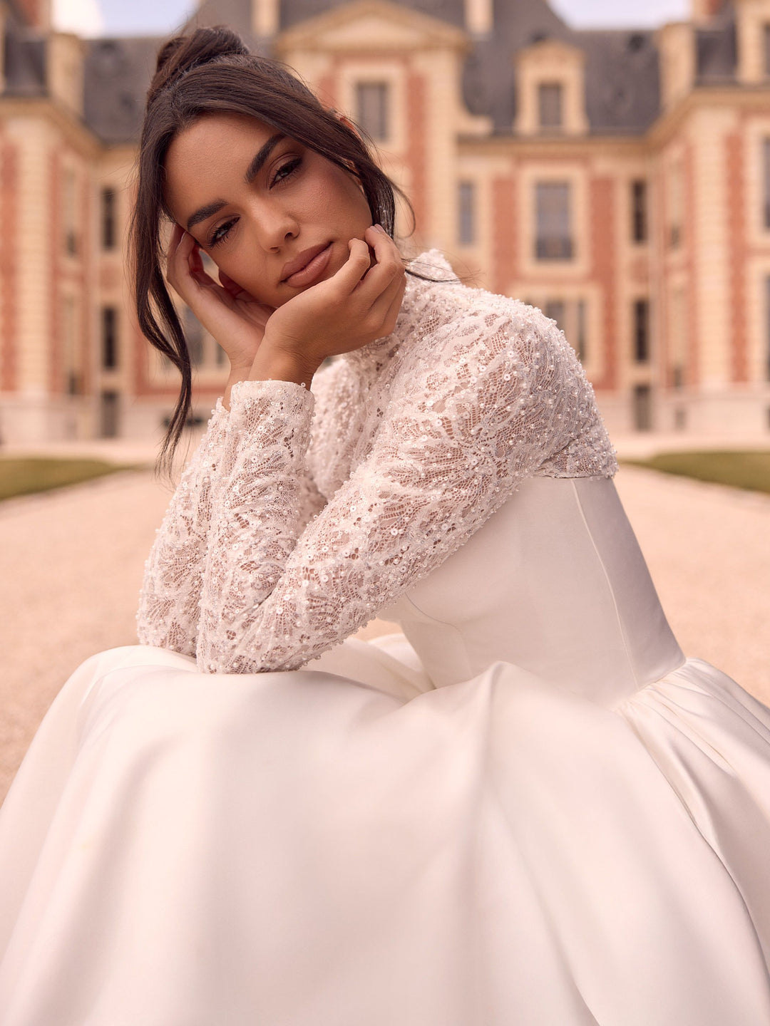 TOP DE MARIÉE EN DENTELLE COL MONTANT & MANCHES LONGUES – IVOIRE | E513