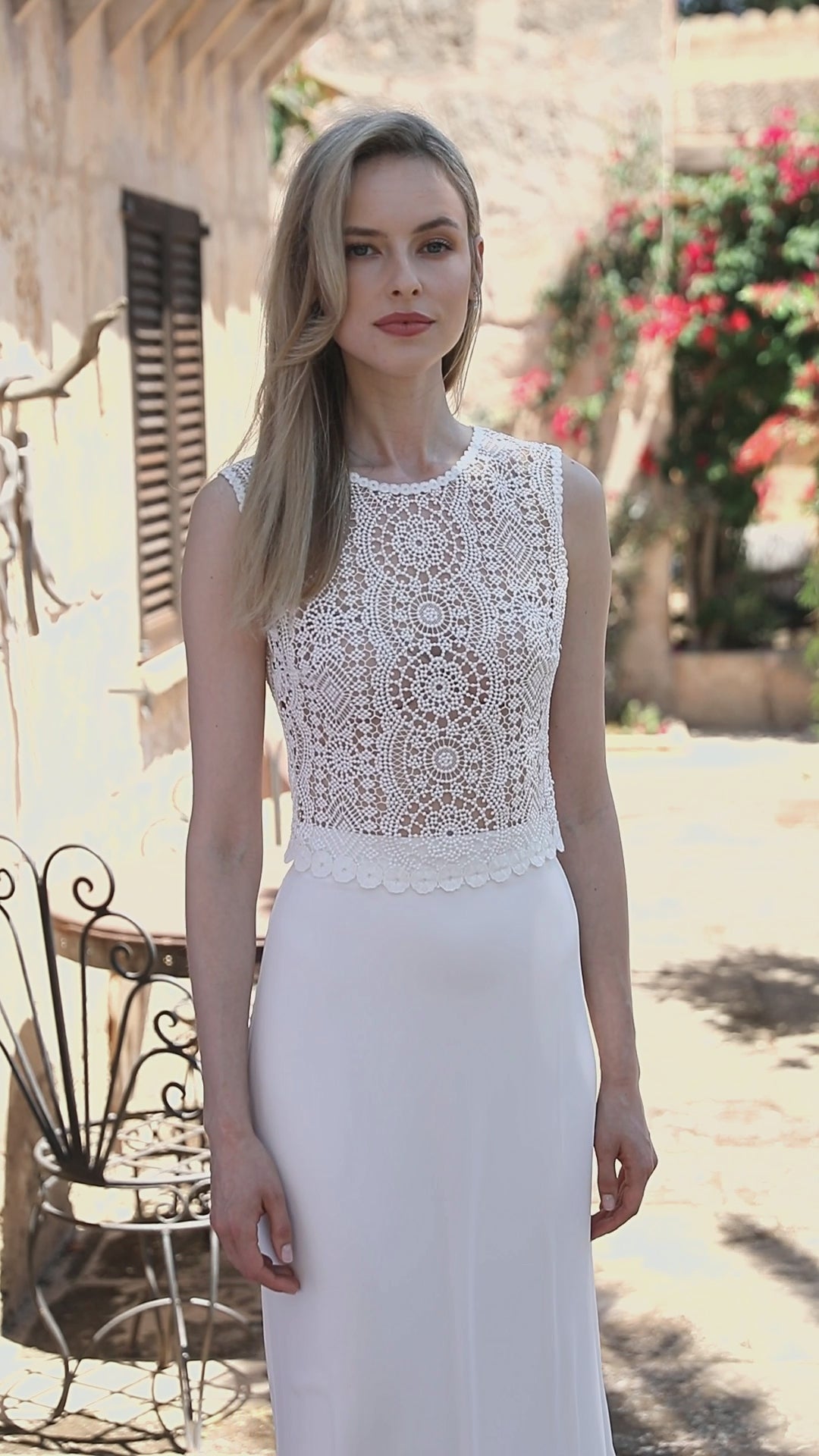 TOP DE MARIÉE BOHO EN GUIPURE SANS MANCHES E409