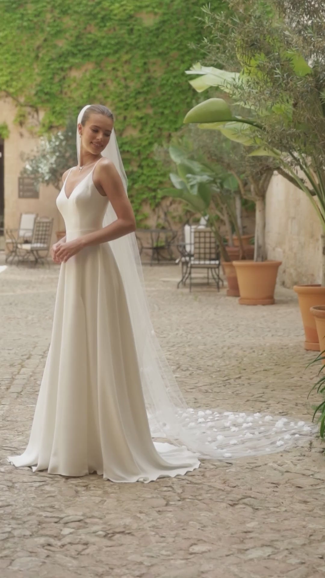 VOILE DE MARIÉE S517 EN TULLE IVOIRE 300 CM AVEC FLEURS 3D
