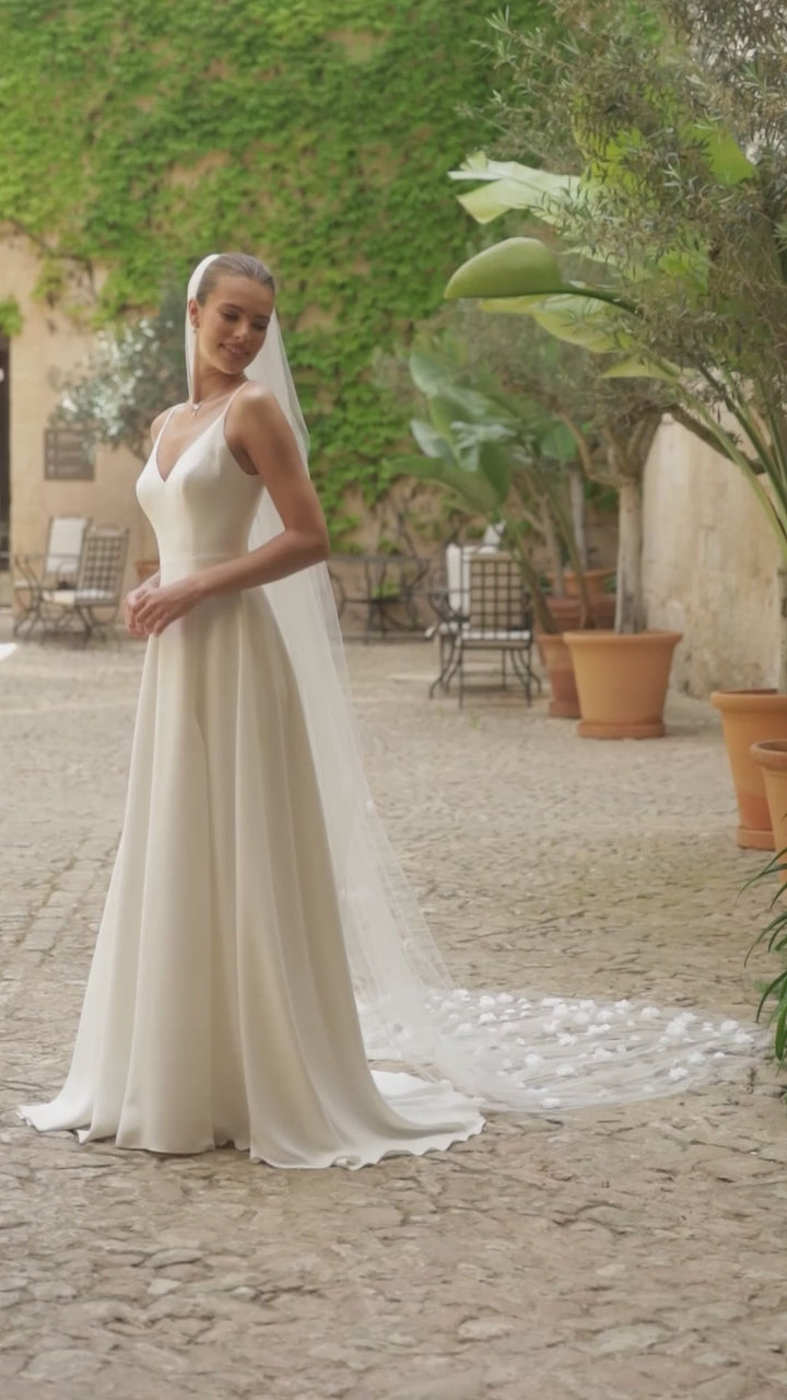 VOILE DE MARIÉE S517 EN TULLE IVOIRE 300 CM AVEC FLEURS 3D