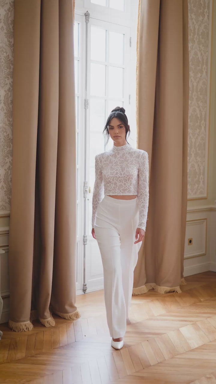 TOP DE MARIÉE EN DENTELLE COL MONTANT & MANCHES LONGUES – IVOIRE | E513