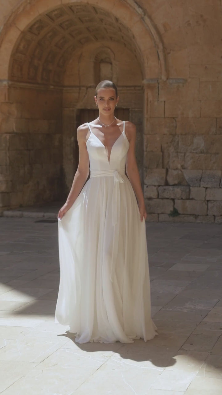 BUSTIER DE MARIÉE E461 EN CRÊPE STRETCH – DÉCOLLETÉ EN V ET FINES BRETELLES