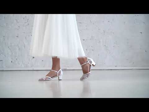 CHAUSSURES DE MARIÉE POLLY – TULLE À POIS, DENTELLE ET TALON BAS CONFORT