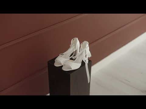 SANDALES DE MARIÉE ESTHER – SATIN IVOIRE ET PERLES, TALON BLOC CONFORTABLE