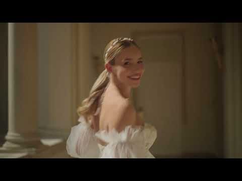 SANDALES DE MARIÉE BEATRICE – SATIN IVOIRE AVEC BRIDE EN PERLES D’EAU DOUCE