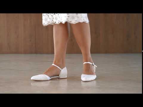 CHAUSSURES DE MARIÉE PLATES LANA – SATIN IVOIRE ET DENTELLE,CONFORT ABSOLU